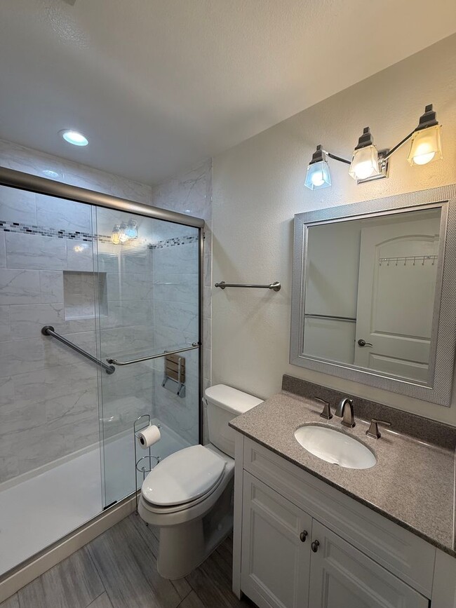 Building Photo - Beautiful Capri Home in Leisure Village
