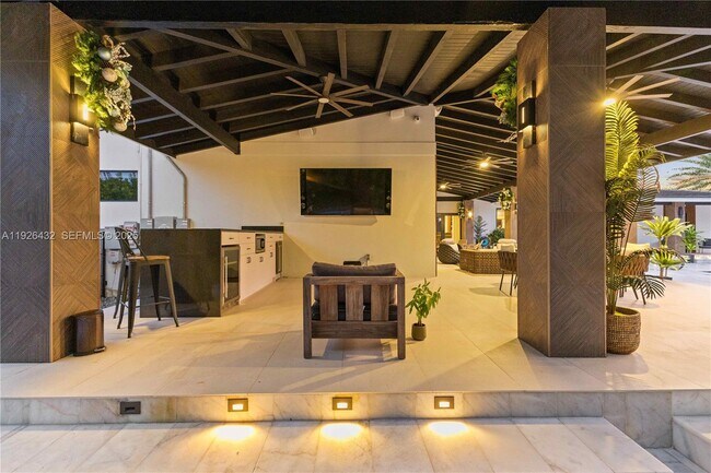 Building Photo - 9040 SW 110th Ave