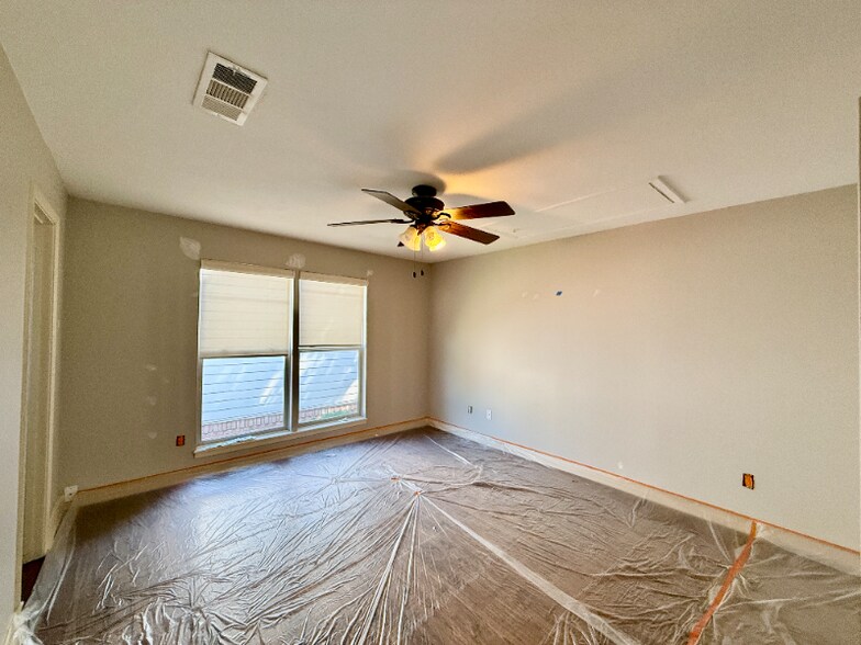 Building Photo - 1006 Augusta Dr