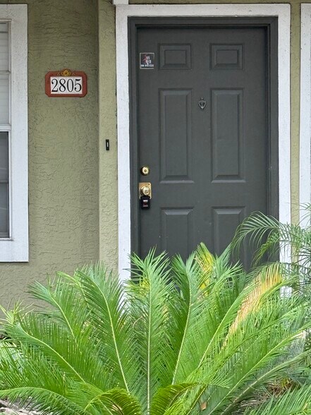 Entrance - 10075 Gate Pky N