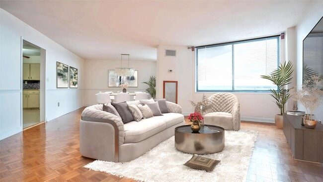 Building Photo - 720 Harmon Cove Tower