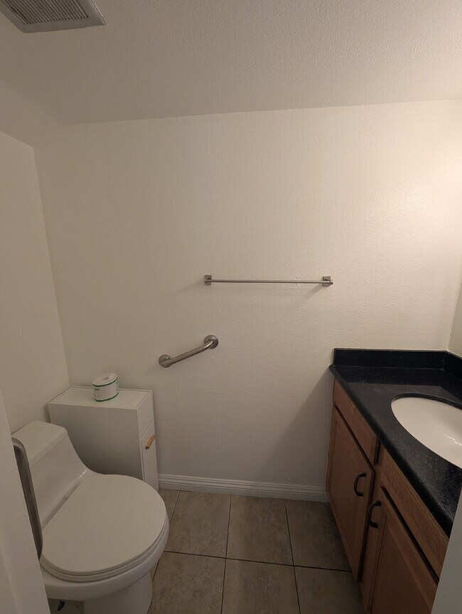 Building Photo - MOVE-IN READY - SPACIOUS 2-BEDROOM TOWNHOM...
