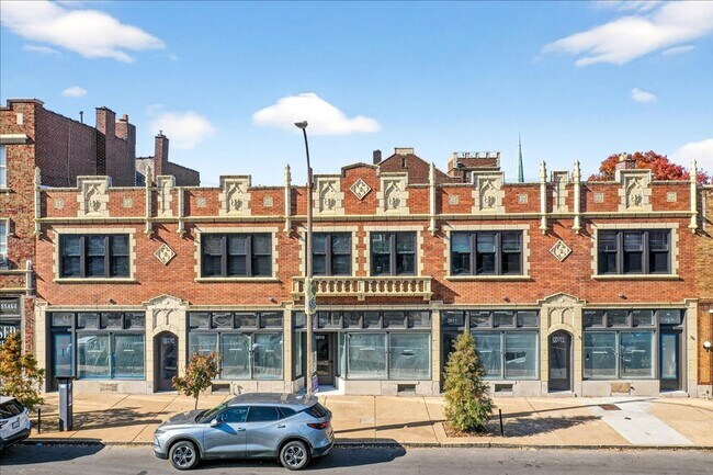 Building Photo - Pizza Prynce