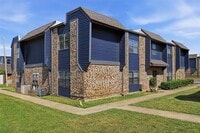Building Photo - 401 SE 12th St