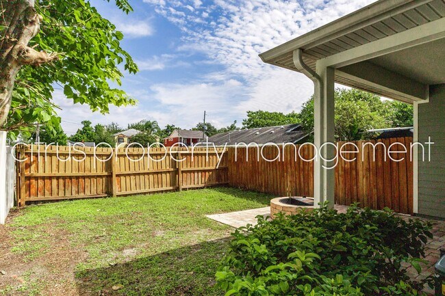 Building Photo - 1407 E Muriel St