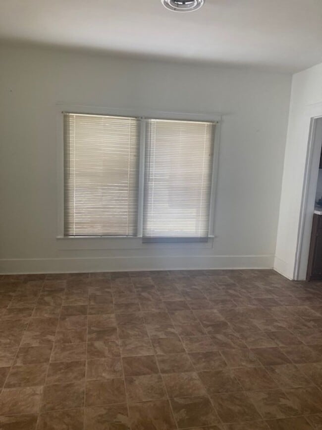 Building Photo - Gulfport 2 Bedroom