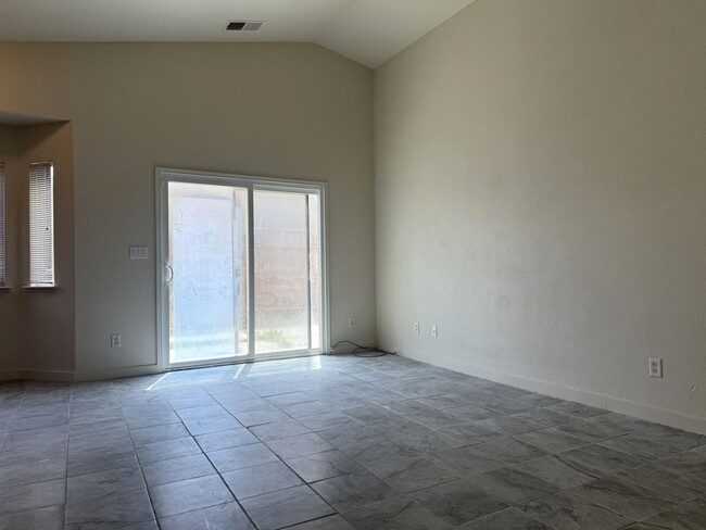 Building Photo - Available Now!!! With fresh paint and new ...