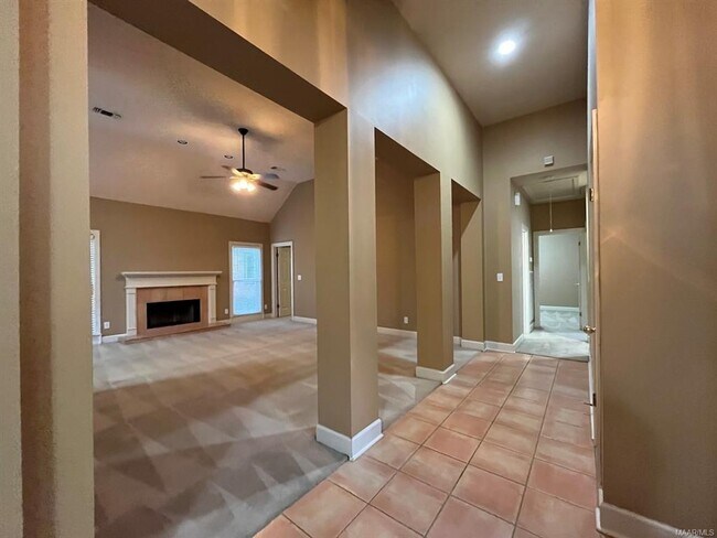 Building Photo - 8839 Sturbridge Dr