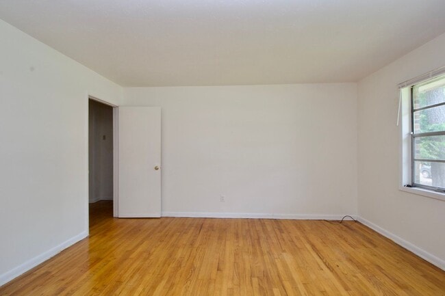 Building Photo - Charming 2BR/1BA in the Heart of Opelika –...
