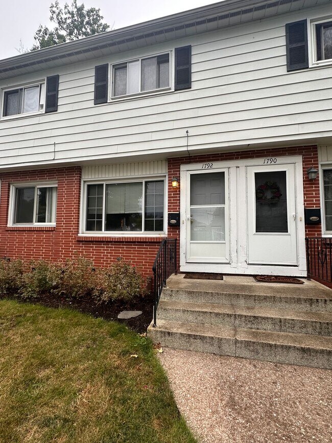 Building Photo - Five Roses-Ellsworth Bldg. #2