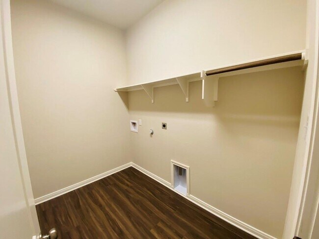 Building Photo - 5205 Leaning Tree