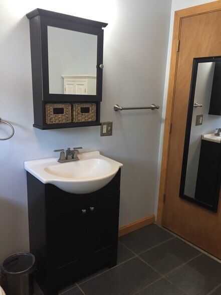 Bathroom - 9 Newbury St