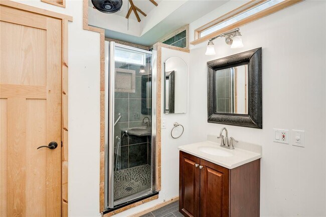 Building Photo - 2713 Sweeney Ln