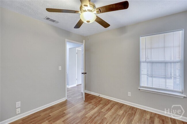 Building Photo - 34 Quail Forest Dr