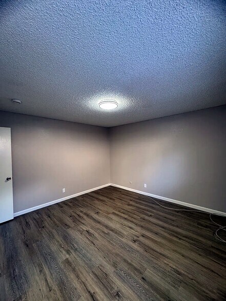 Building Photo - 118 Yorkshire Ct