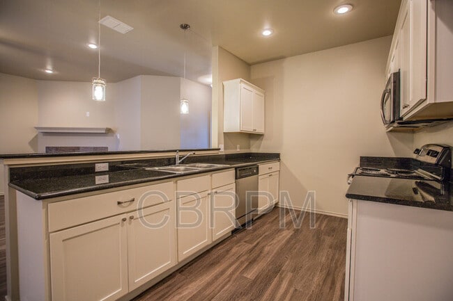 Building Photo - 2114 10th St