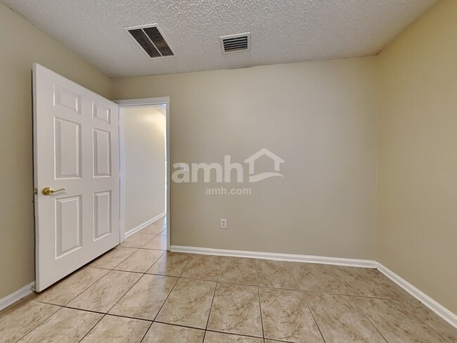 Building Photo - 2720 Cold Creek Blvd