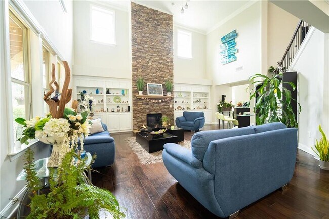 Building Photo - 1451 Torrington Dr