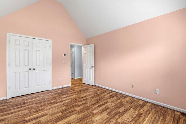 Building Photo - Luxury Living in High Point NC