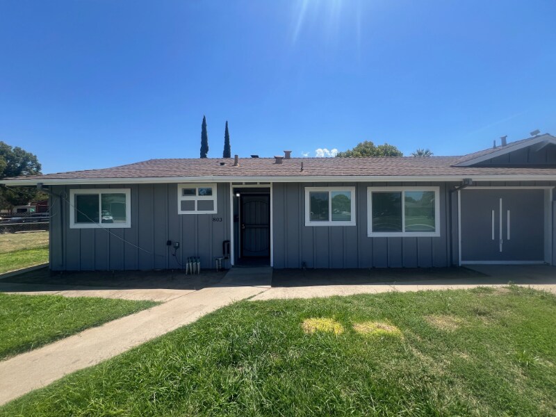 Building Photo - 803 El Portal Ave