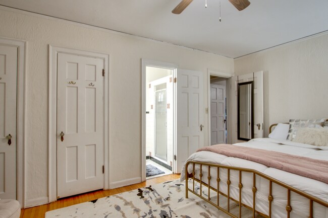 Building Photo - 131 S 39th St