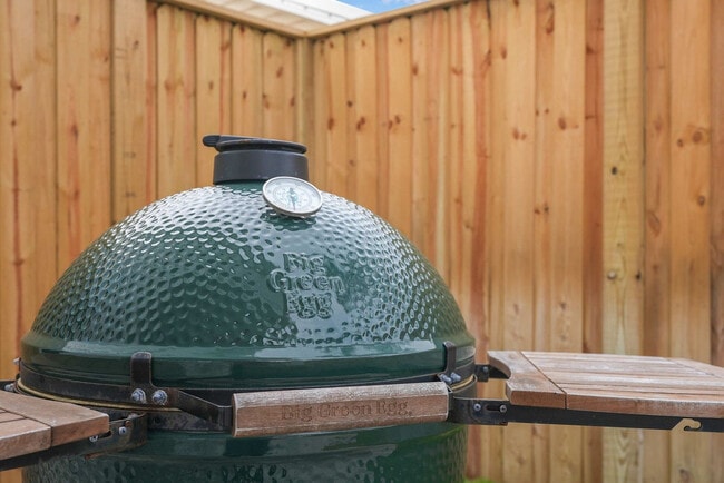 Building Photo - 304 Palm Beach Dr