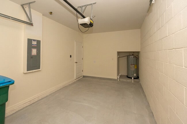 Building Photo - 1624 Primo Ct