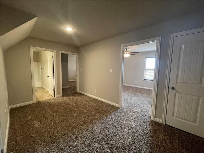 Building Photo - 3003 Weave Ct