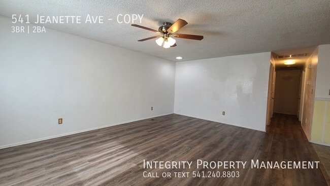 Building Photo - 541 Jeanette Ave