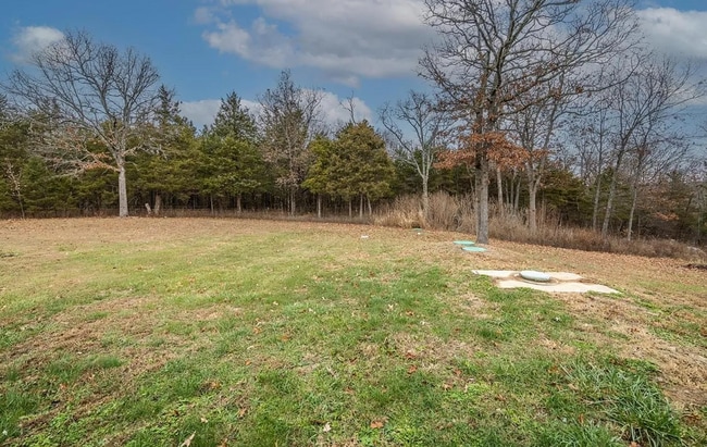 Building Photo - Beautiful 5 bedroom 2.5 bathroom country l...