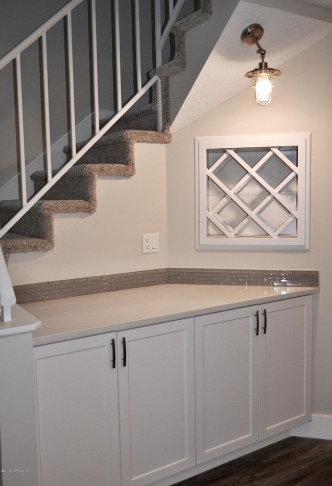 Building Photo - 2133 Sea Hawk Dr