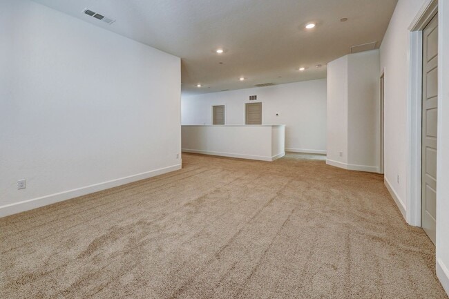 Building Photo - Brand new home in Riverstone