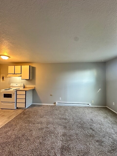 Building Photo - 1 Bedroom Cute Cottage Style Home; Duplex