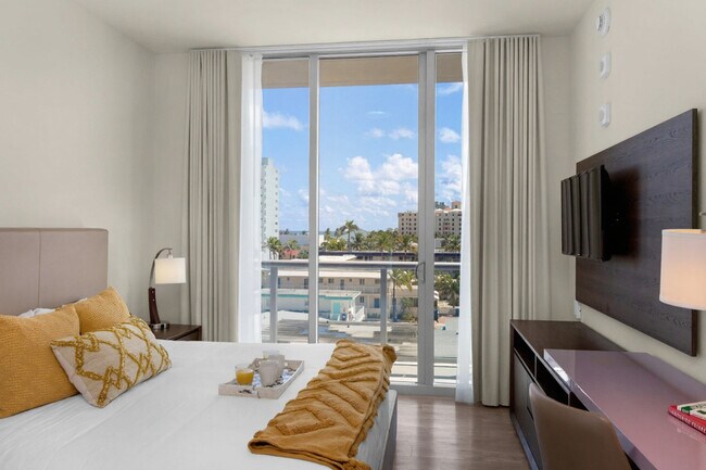 Building Photo - 777 N Ocean Dr