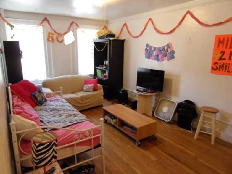 Building Photo - 1999 Commonwealth Ave