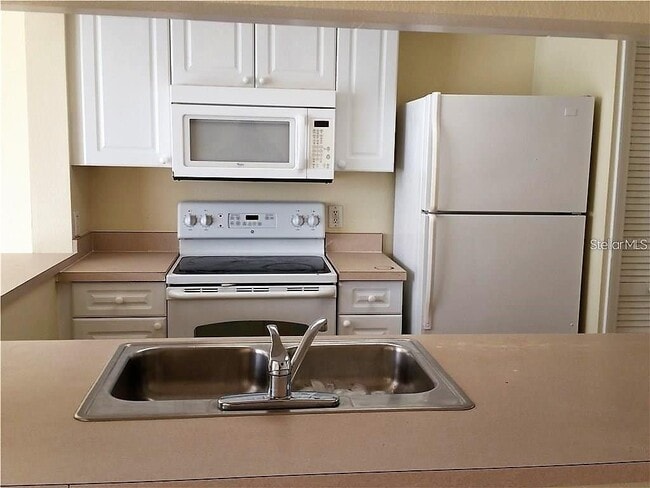 Building Photo - 251 Caribbean Dr