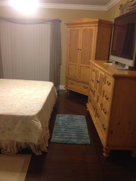 master bedroom - 123 Deer Creek Blvd