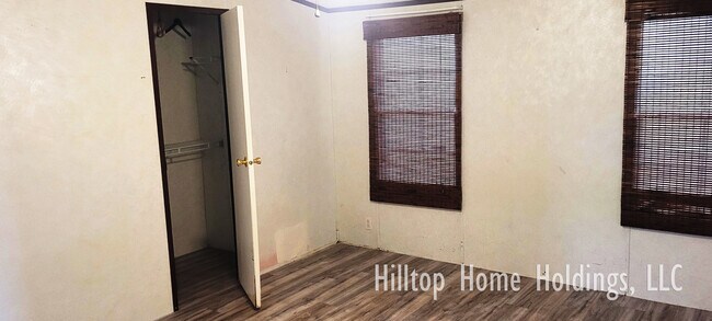 Building Photo - 69 Hilltop Rd