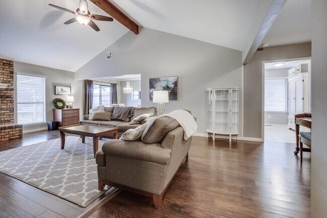 Building Photo - 1332 Chimney Hill Rd