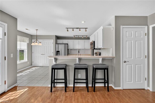 Building Photo - 4018 Berkshire Ct