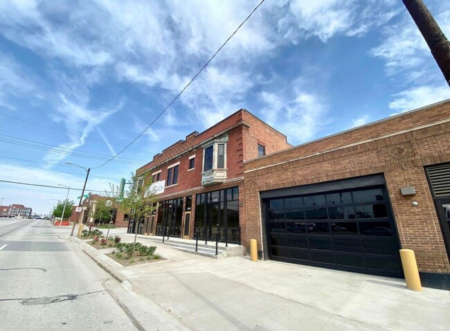 Building Photo - 1628 Cuming St