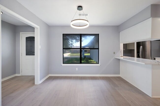 Building Photo - 3808 Yellowstone Pl