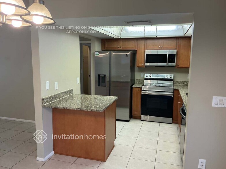 Building Photo - 1803 SW 38th Ln
