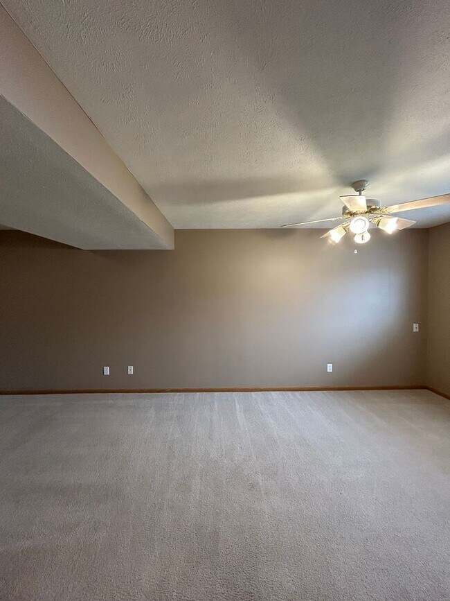 Building Photo - Spacious Millard Living with a Backyard You’ll Love