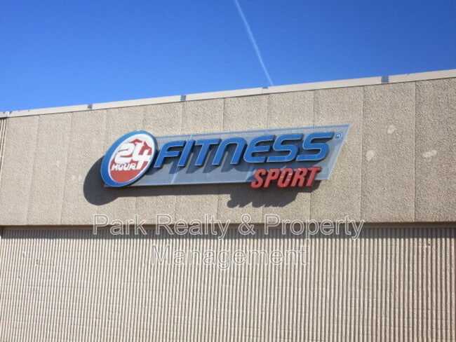 Building Photo - 13950 E Oxford Pl