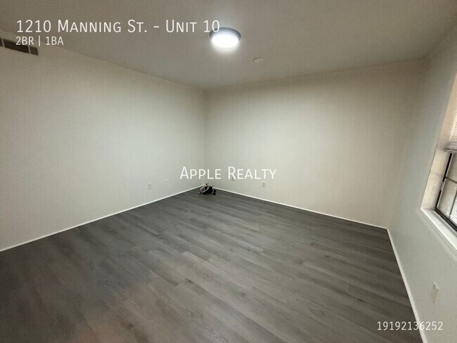 Building Photo - 1210 Manning St