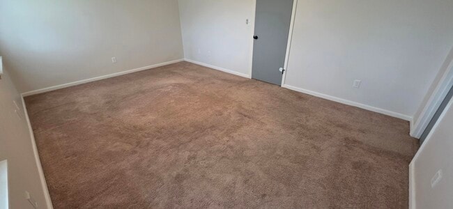 Building Photo - 4011 Pinnacle Way