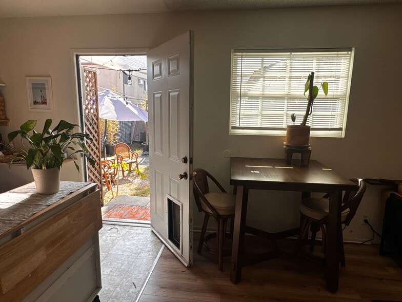 Building Photo - 6704 Nagle Ave