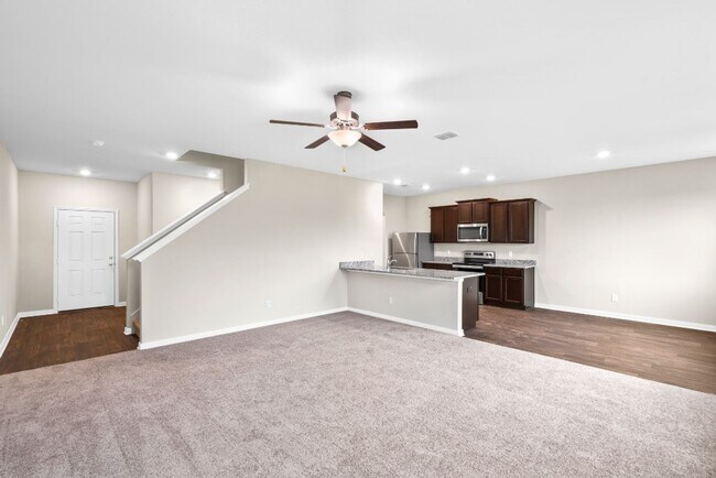 Building Photo - 719 Wonderland Trail