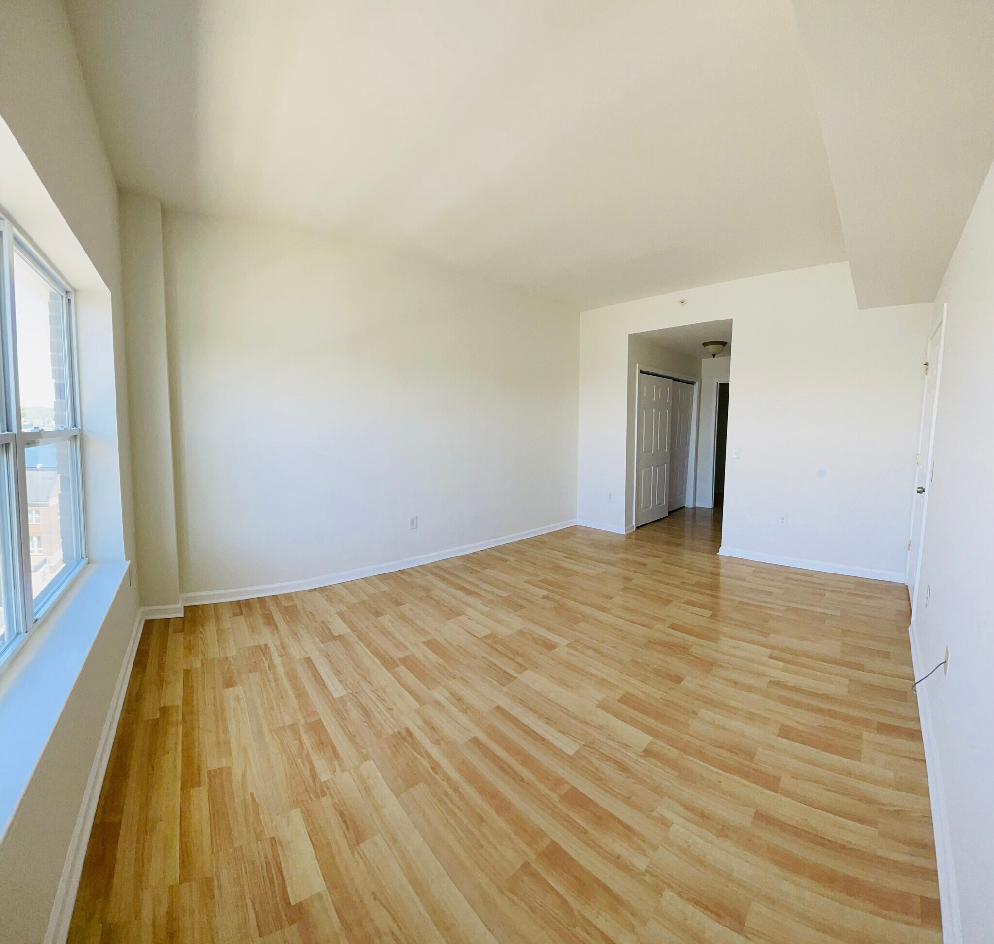 Building Photo - 358 Rector St